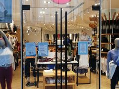-lululemon(上海浦东IFC店)