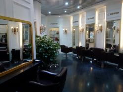 -变画·发型STUDIO