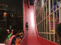 -嘿哟动霸CHUA·新潮玩运动娱乐中心·蹦床滑冰团建乐园