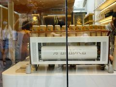 面包甜点陈列柜-% Arabica阿拉比卡咖啡(武康路店)