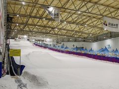 -乔波室内滑雪场