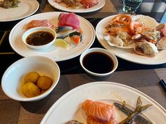 -大中华希尔顿酒店-念自助餐·嗨啤·小龙虾