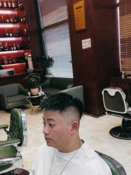 -尼特斯男士发型馆