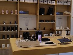-华为授权体验店(中山公园来福士)