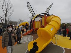 -奕欧来上海购物村停车场