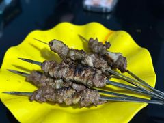 -烤肉小伙烤肉店