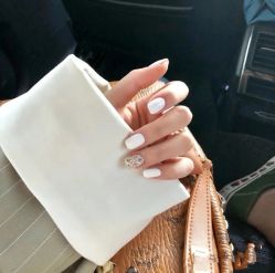 -悦指间美甲美睫