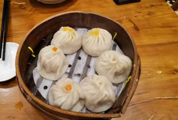 富麦小笼(虹桥南丰城店)-"富春小笼就在大壶春隔壁面点选择显然富春.