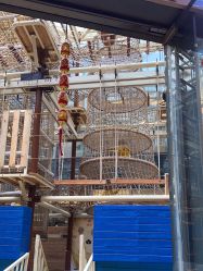 -PIPIKINGDOM皮皮王国欢乐号(欢乐海岸购物中心店)