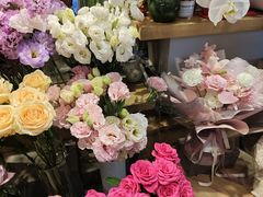 -谷莠子花艺气球派对·绿植造景·花艺沙龙(东海缤纷天地店)