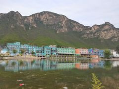 -百里峡七彩艺术小镇