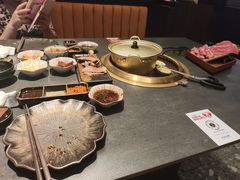 -铭牛烧肉·和牛海鲜自助(高新月牙湖店)