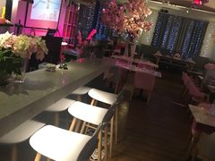 -樱花里音乐餐吧·牛扒椰子鸡(东圃店)