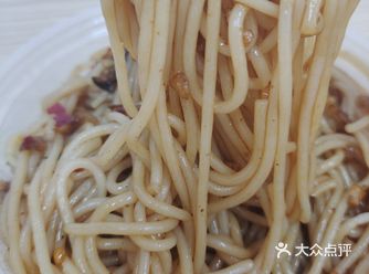 来南昌吃南昌拌粉和白糖糕