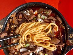 -伟伟羊杂馆
