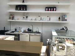 -UNI UNI(环亚凯瑟琳店)