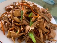 炒板栗蘑-翼松楼餐厅