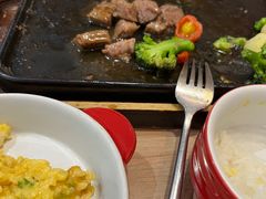 -必胜客(砂之船中东奥莱店)