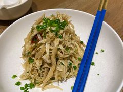 香葱拌笋衣-小大董·烤鸭(凤凰汇店)