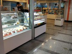 面包甜点陈列柜-BreadTalk面包新语(长寿路地铁站店)