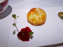 杏仁白玉布丁配蜜汁叉烧酥-广舟(千禧店)