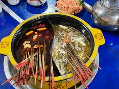 -牛华周记麻辣烫起源店