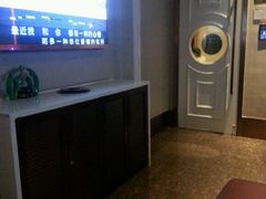 -唛客疯量贩式KTV(金飞达广场店)