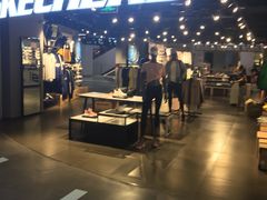 -斯凯奇(西安曲江大悦城店)