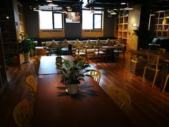 大堂-新华里咖啡书吧(新华书店小寨店)