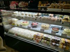 面包甜点陈列柜-红宝石·鲜奶小方·海派西点房(南丹店)