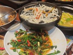 -老滇山寨•云南特色菜•地方菜•民族风情歌舞表演(金碧店)