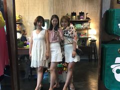 -莓园冰淇淋店