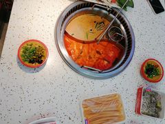 鸳鸯锅-小妖君串捞火锅(黄屯店)