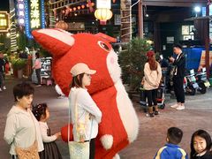 -三亚火车头万人海鲜广场