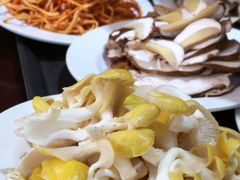 -菌之家·专业纯野生菌火锅·特色炒菌