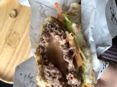 芝心牛肉堡-龙治汉堡(中华城店)