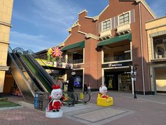 -王府井奥莱临潼小镇(临潼店)