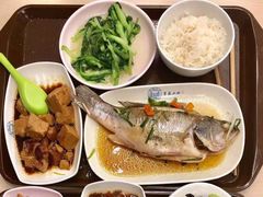 -同济大学本部学苑饮食广场