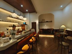 -Café Monson