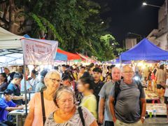 -周日夜市