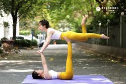 -亚太瑜伽普拉提学院