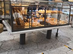 面包甜点陈列柜-面包新语(上地华联店)