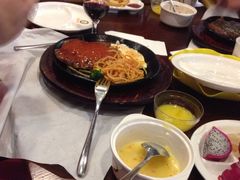 -皇品世家牛排(七一路店)