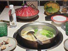 -喃喃椰·糟粕醋·椰子鸡火锅(七堡花园店)