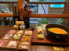 -银米·云南传统过桥米线(双廊黑金冠店)