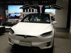 -TESLA 特斯拉(上海太古汇体验店)