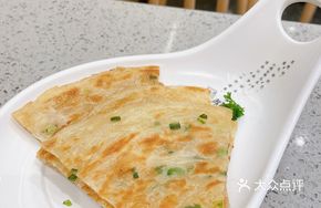 Rainy Alley Scallion Oil Cake