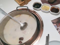 -洪氏嗨捞·猪肚鸡火锅(阳光天地店)