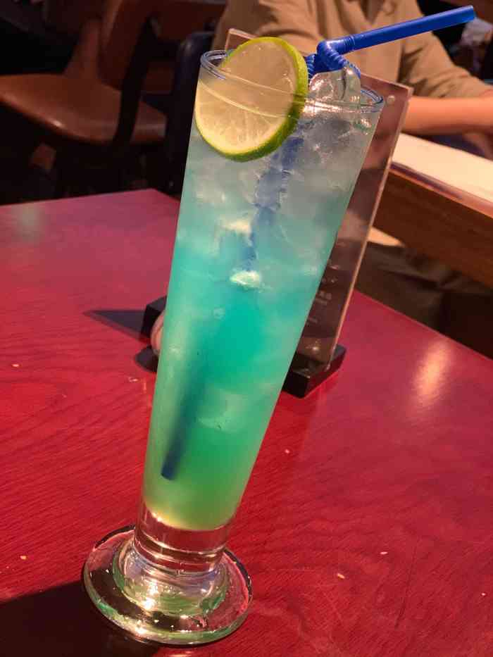 bluefrog蓝蛙(滨江店)-"蓝蛙长岛冰茶很好喝,店里在四点到八点之间.