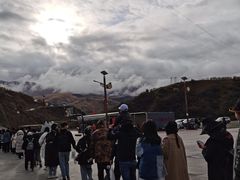 进大门要排长队-墨石公园景区